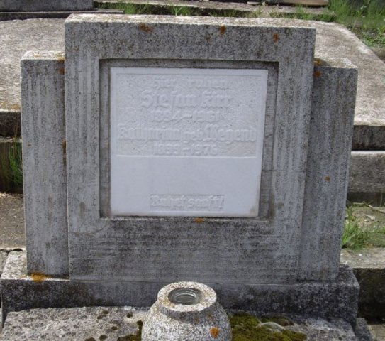 Kirr Stefan 1894-1961 Wegend Kath 1899-1976 Grabstein